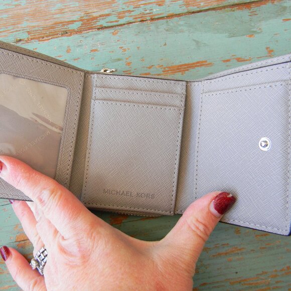 MICHAEL KORS GRAY SAFFIANO LEATHER SMALL COMPACT TRIFOLD WALLET - Picture 7 of 7